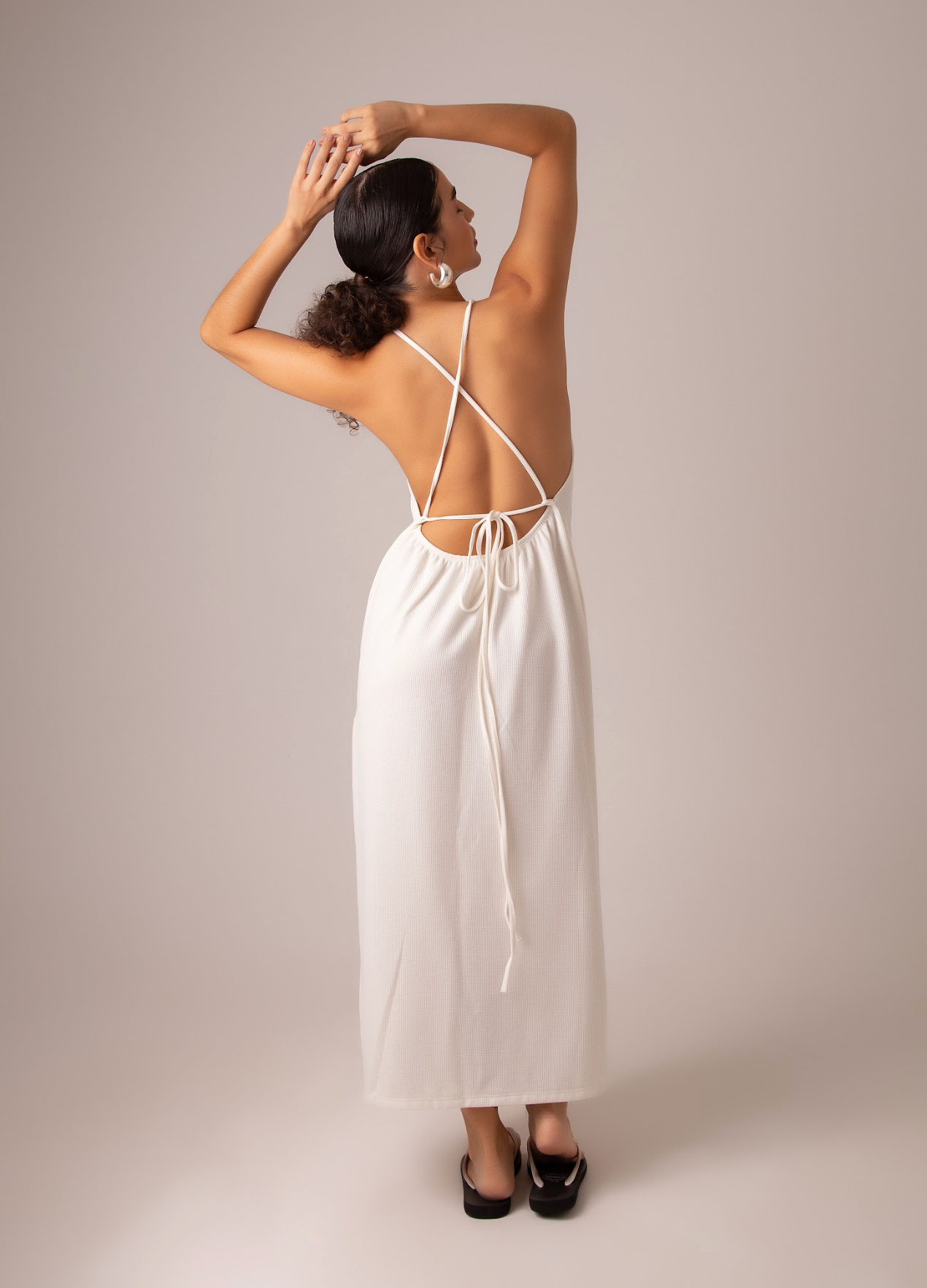 vestido comfy | vestido costas abertas com fenda lateral