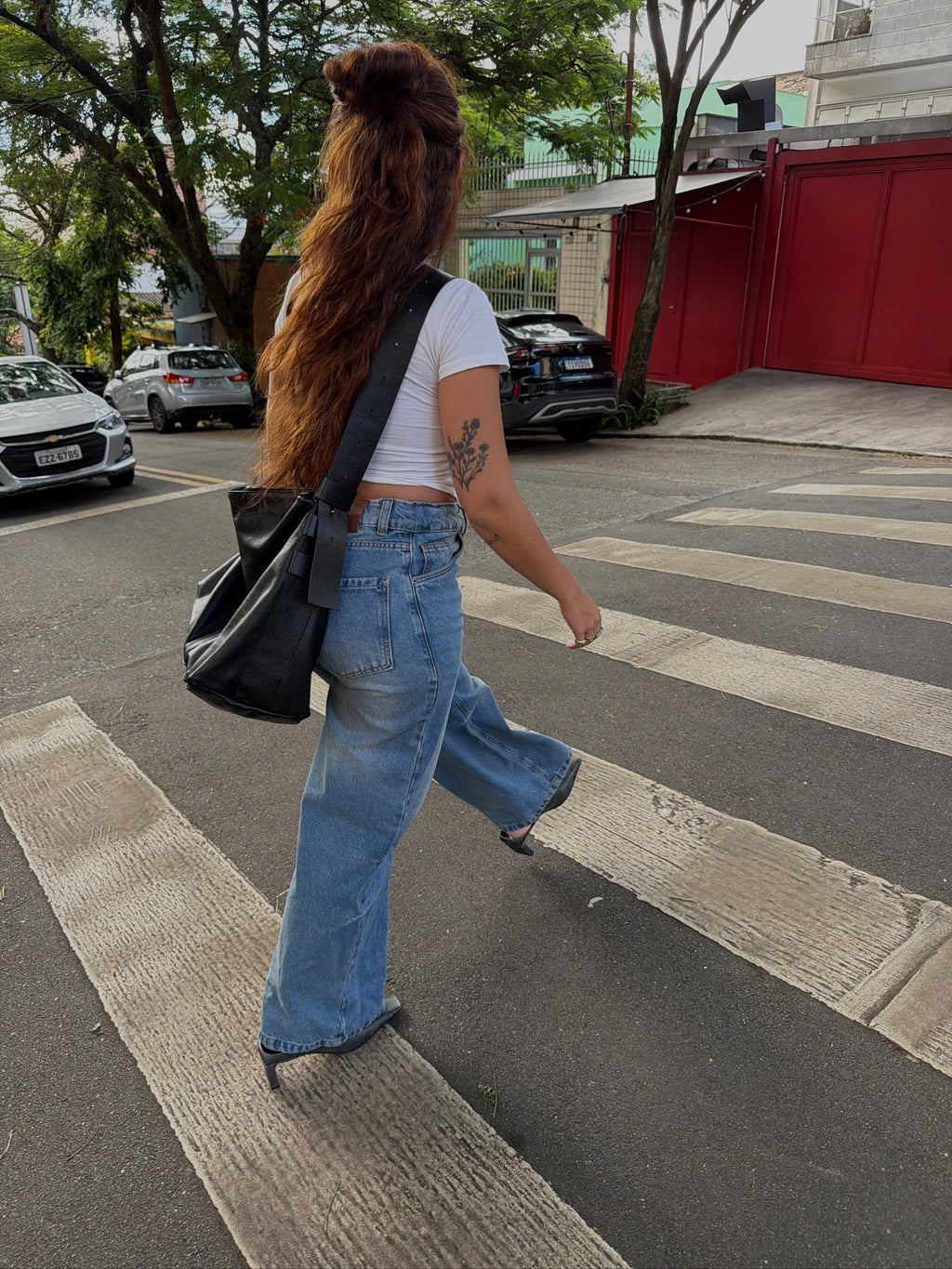 calça jeans ajustável wide acid wash