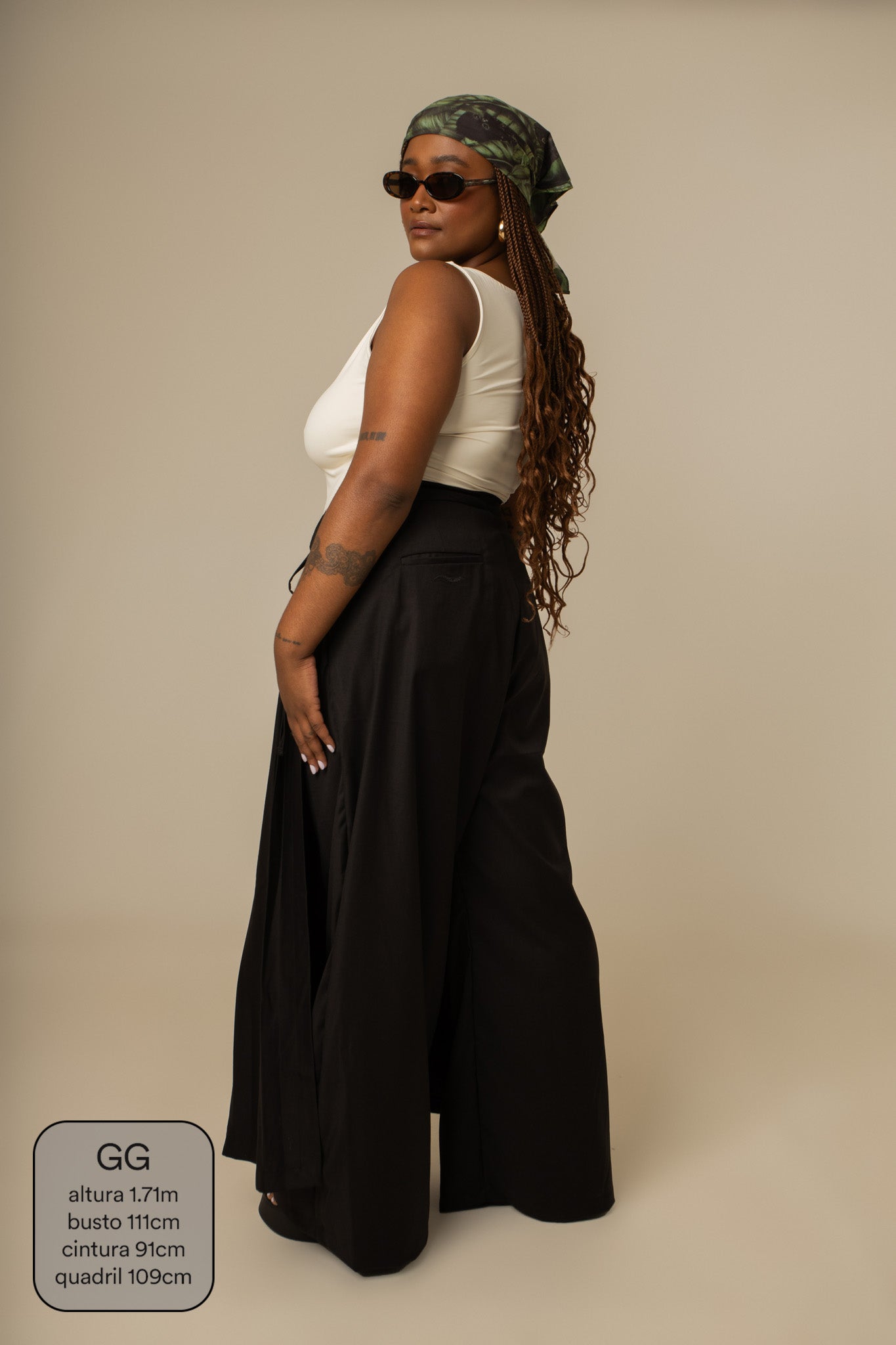 calça saia plissada collab frida & lela