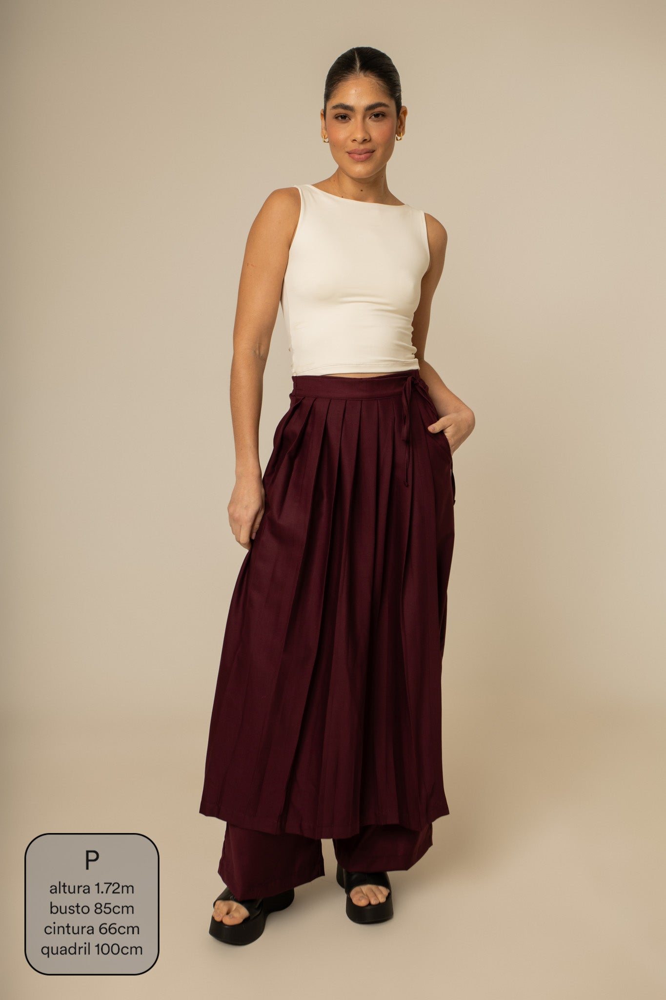 calça saia plissada collab frida & lela