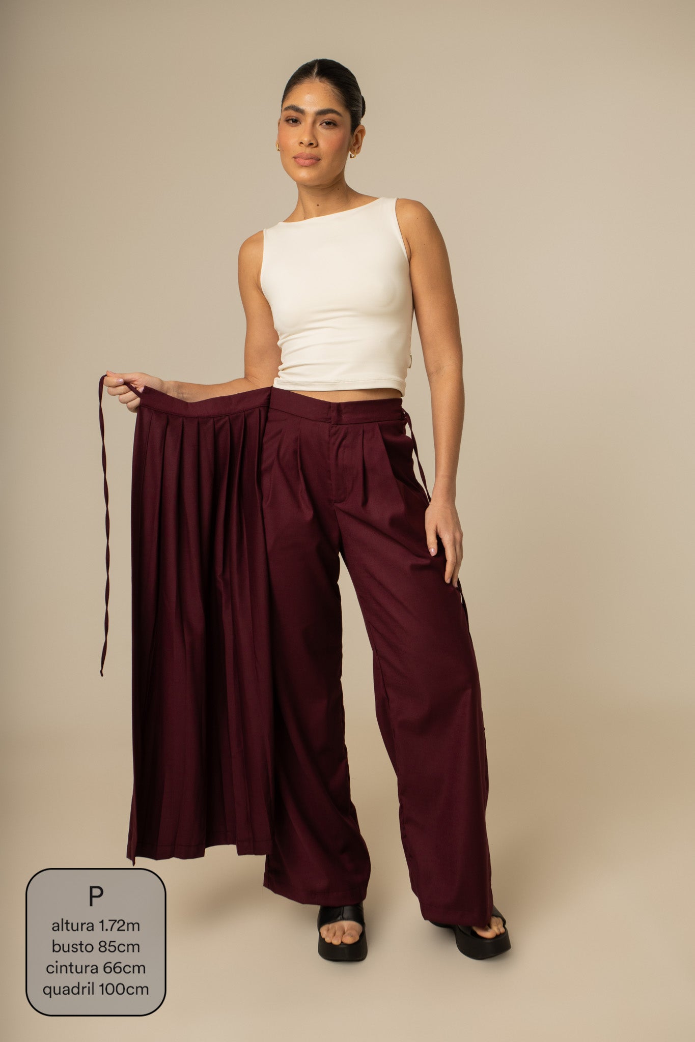 calça saia plissada collab frida & lela