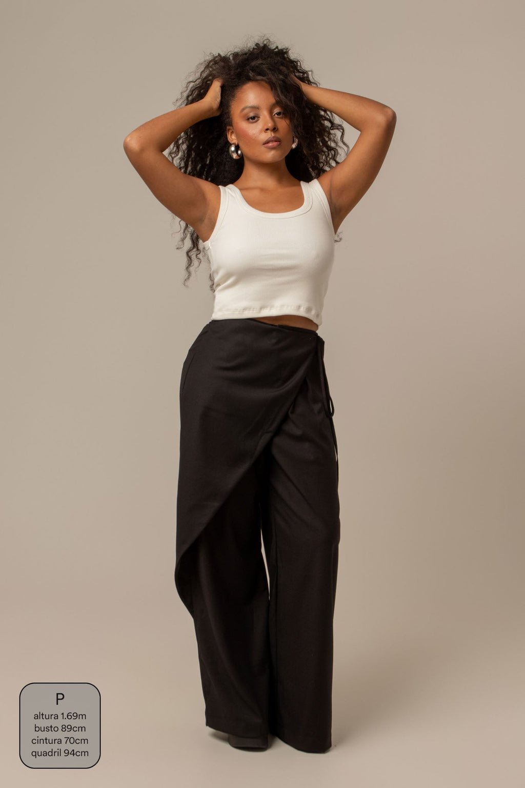 calça-saia de alfaiataria chefa