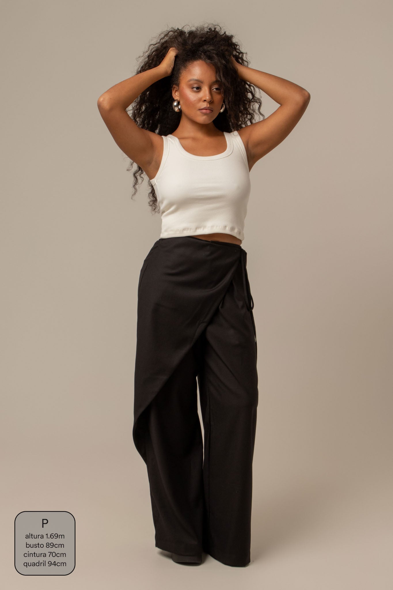 calça-saia de alfaiataria chefa