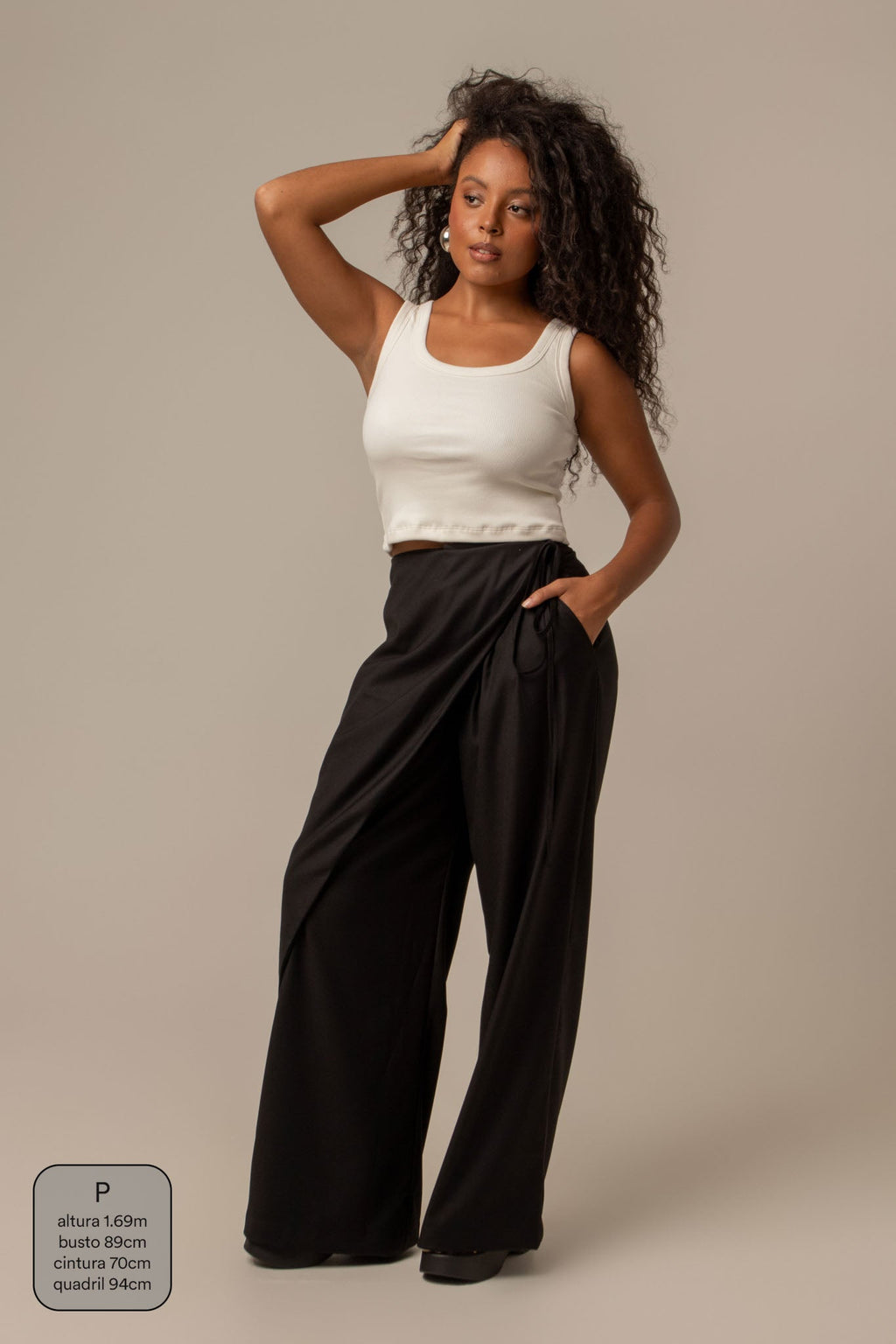 calça-saia de alfaiataria chefa