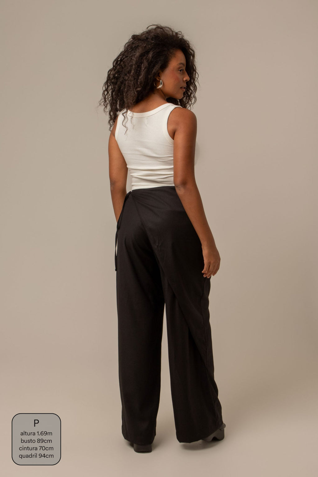 calça-saia de alfaiataria chefa