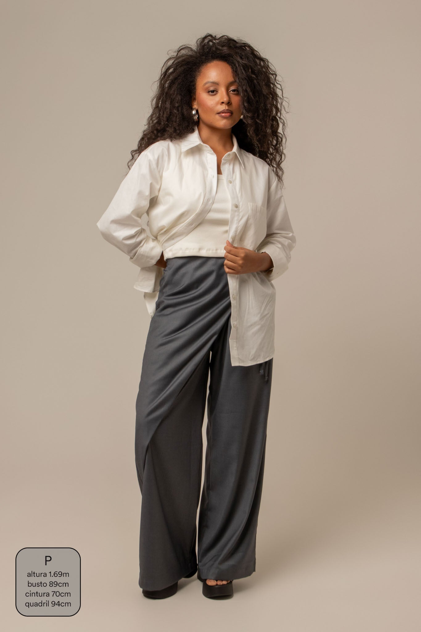 calça-saia de alfaiataria chefa