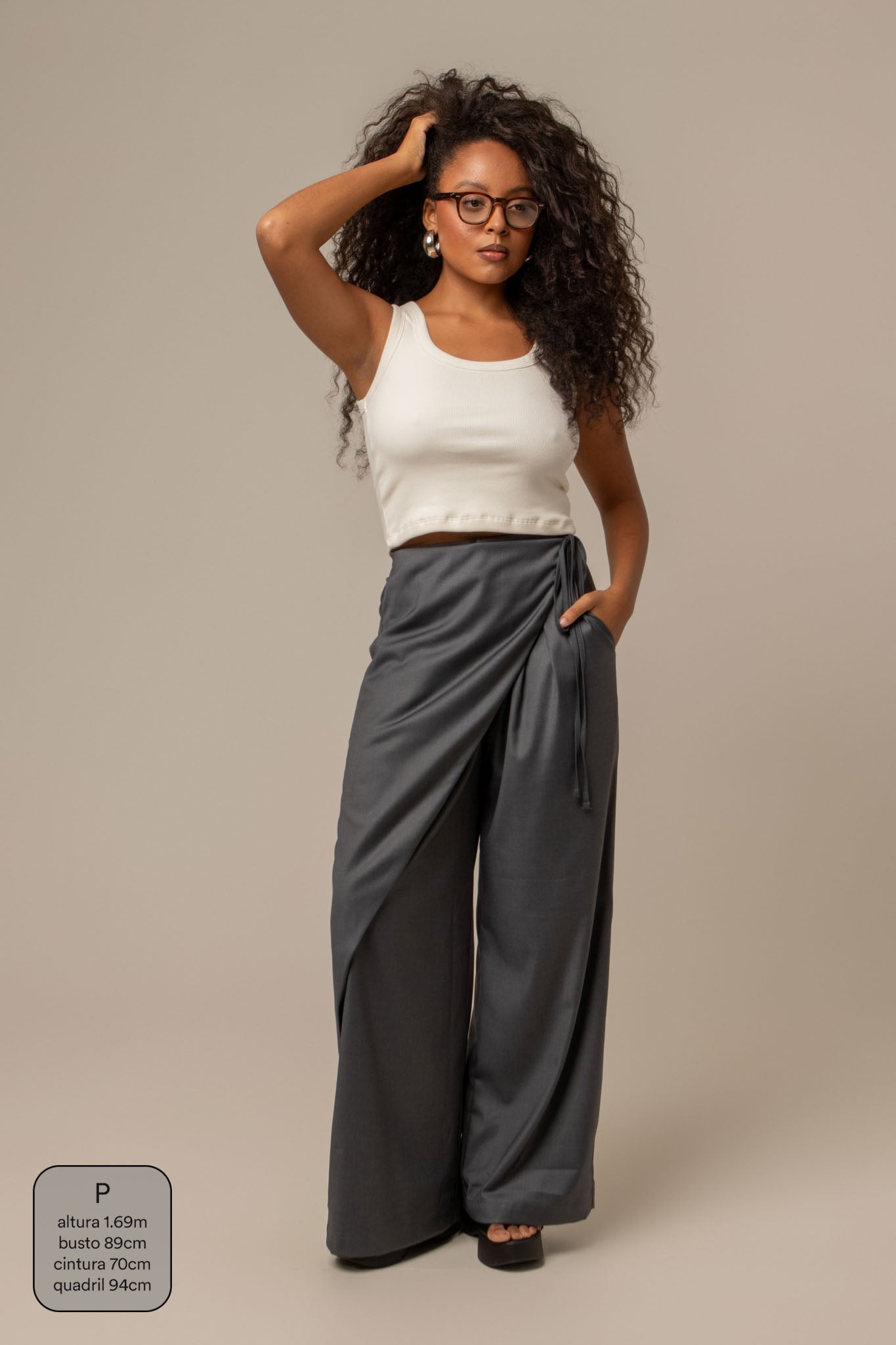 calça-saia de alfaiataria chefa