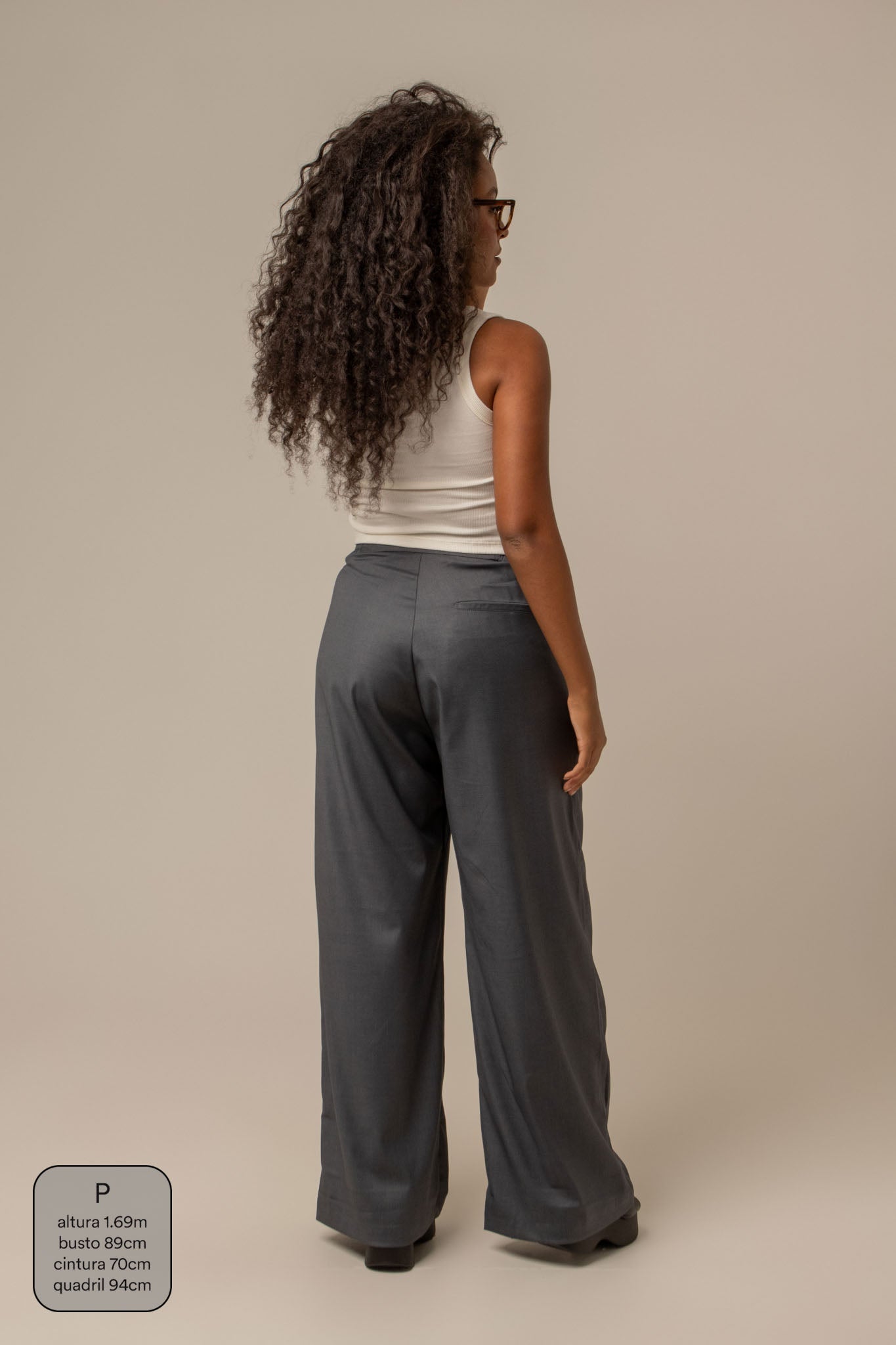 calça-saia de alfaiataria chefa