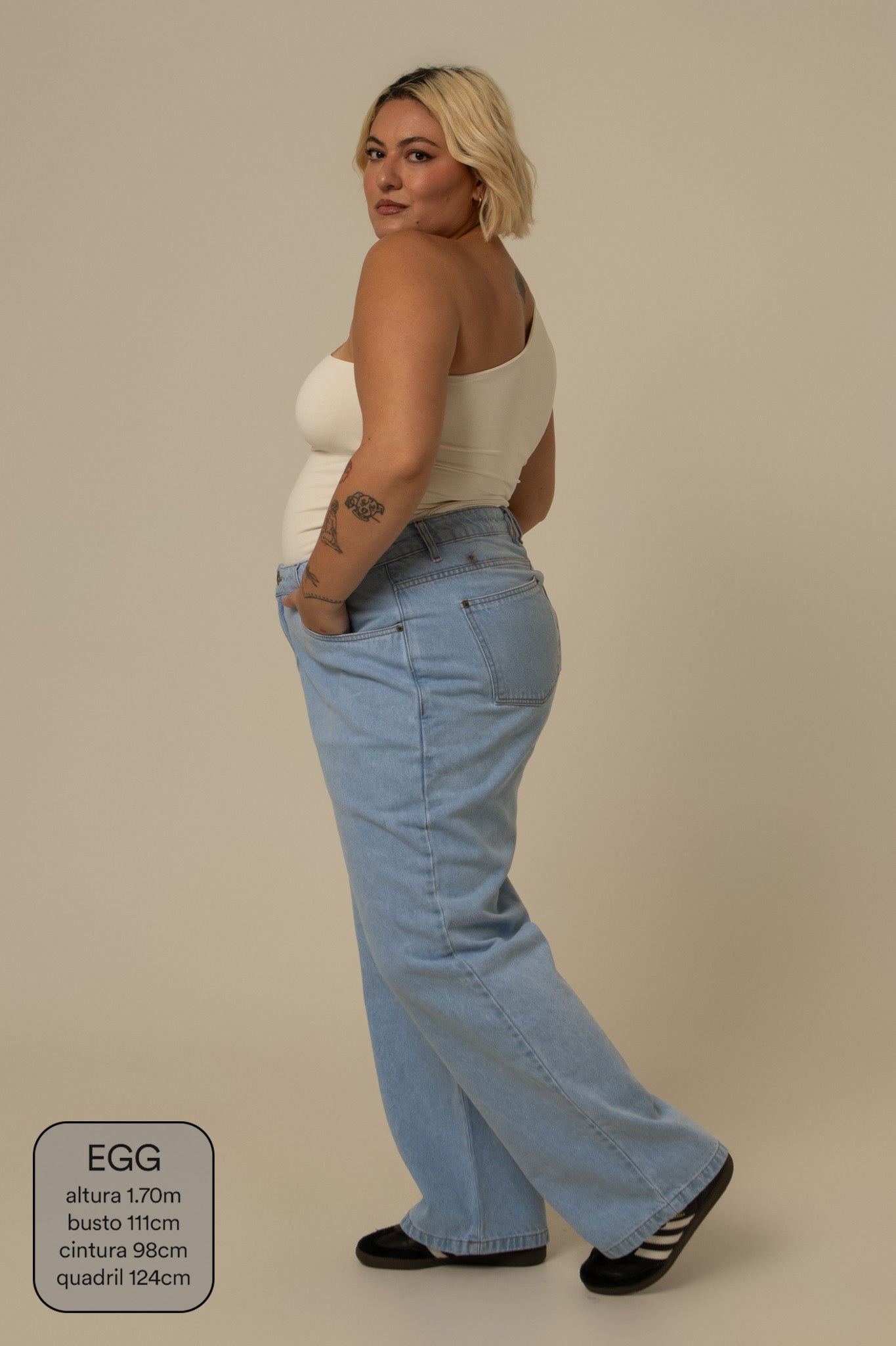 calça jeans ajustável mom clara