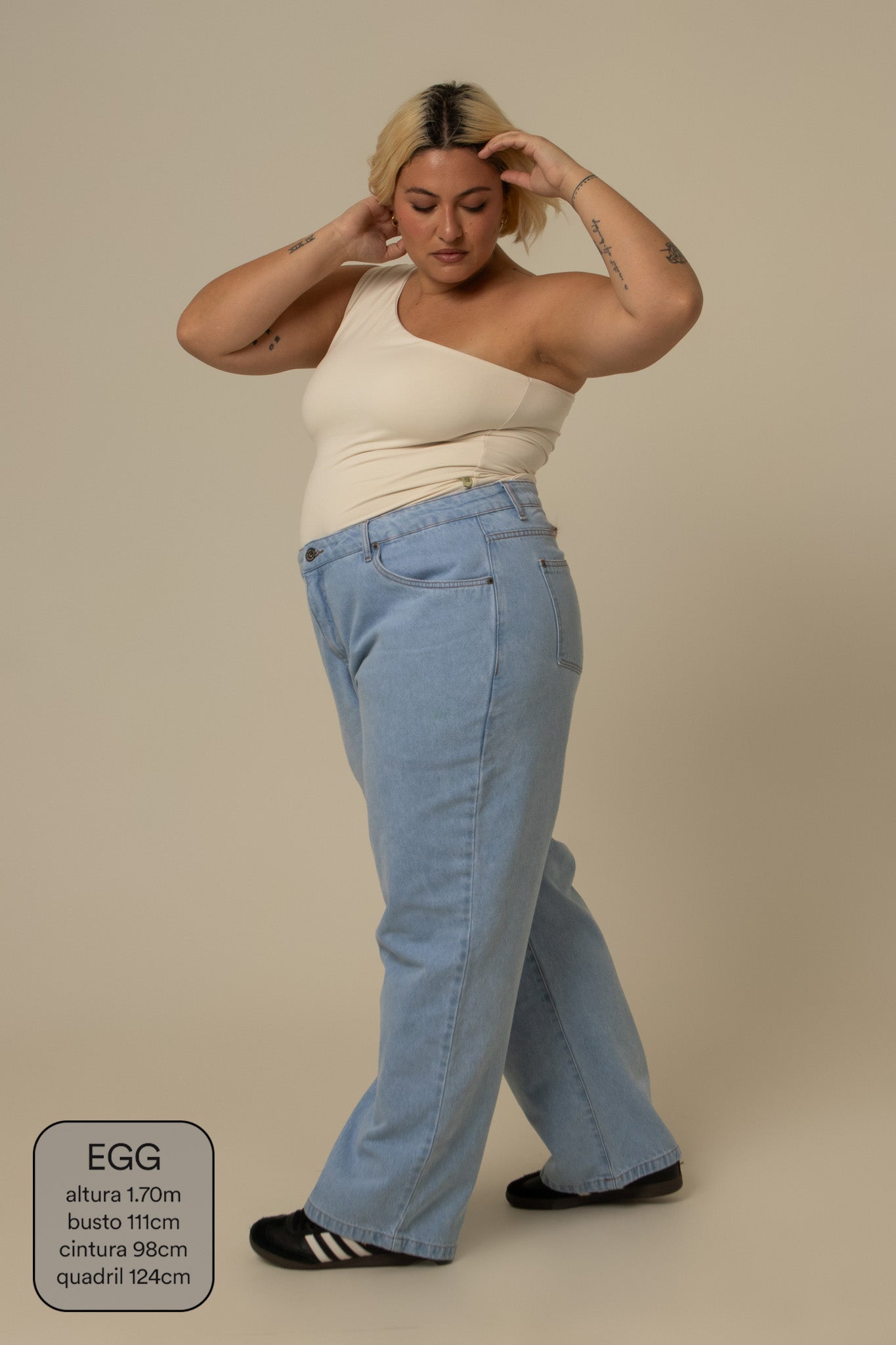 calça jeans ajustável mom clara