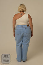 calça jeans ajustável mom clara