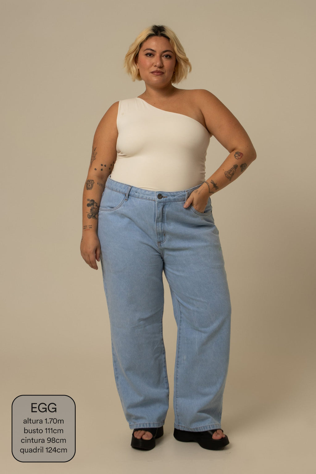 calça jeans ajustável mom clara