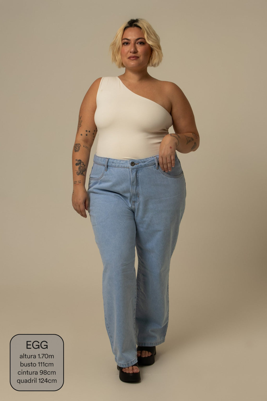 calça jeans ajustável mom clara