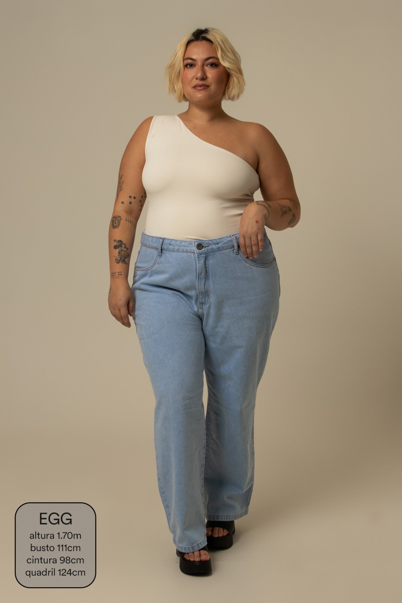 calça jeans ajustável mom clara