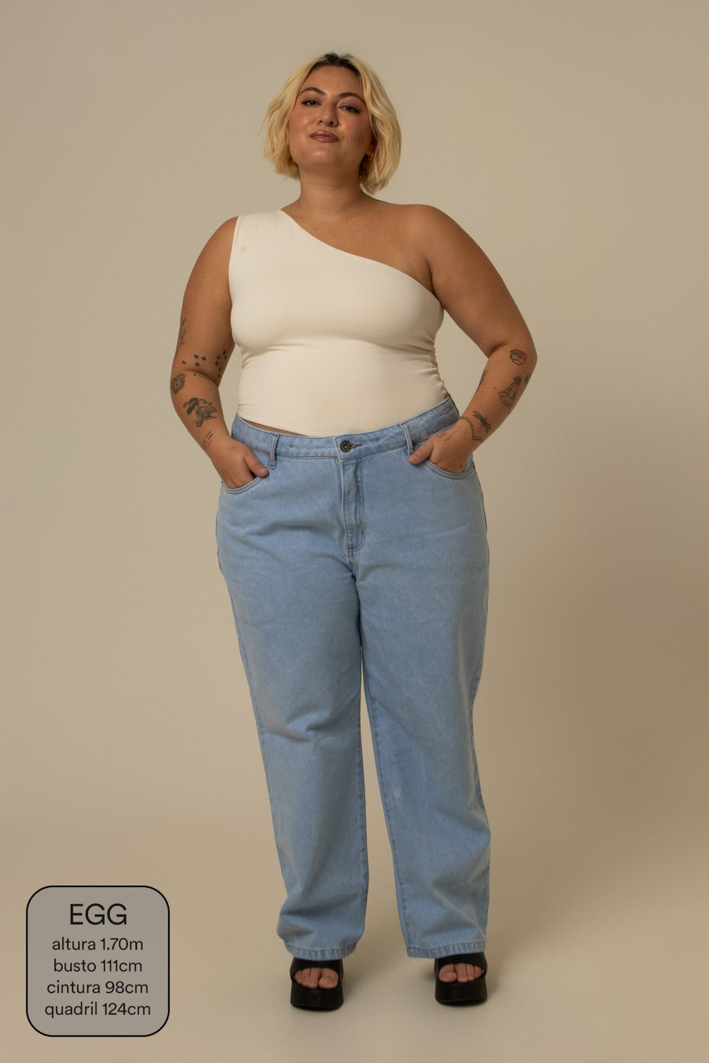 calça jeans ajustável mom clara