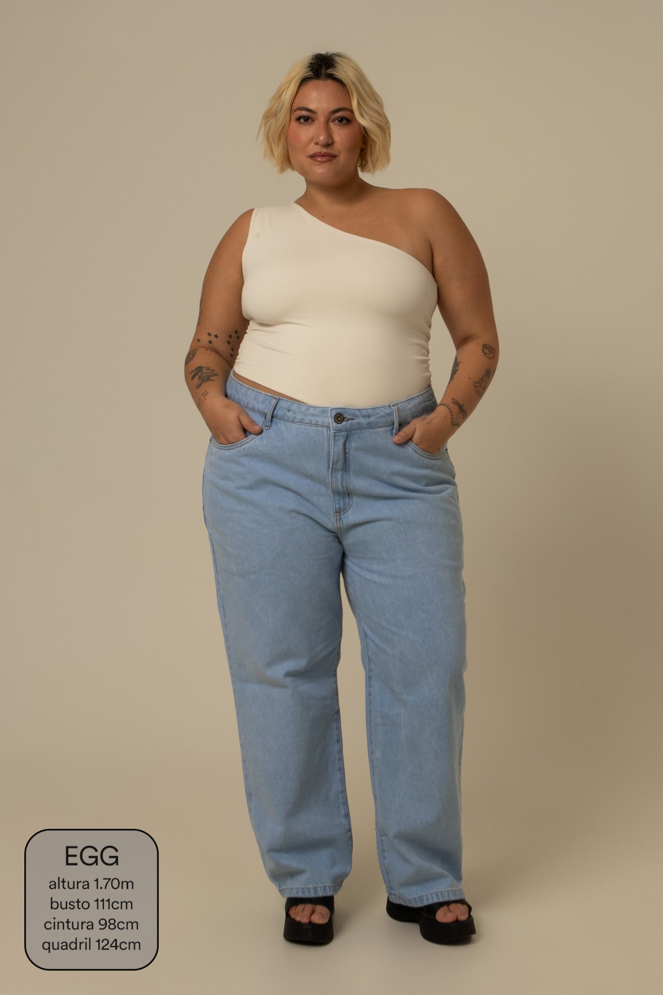 calça jeans ajustável mom clara