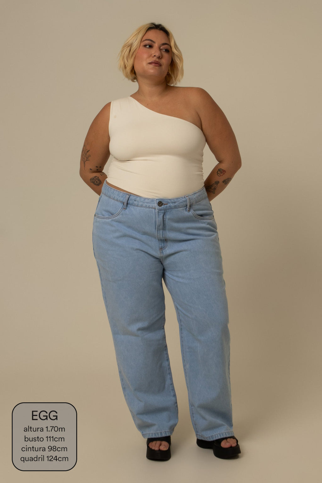 calça jeans ajustável mom clara