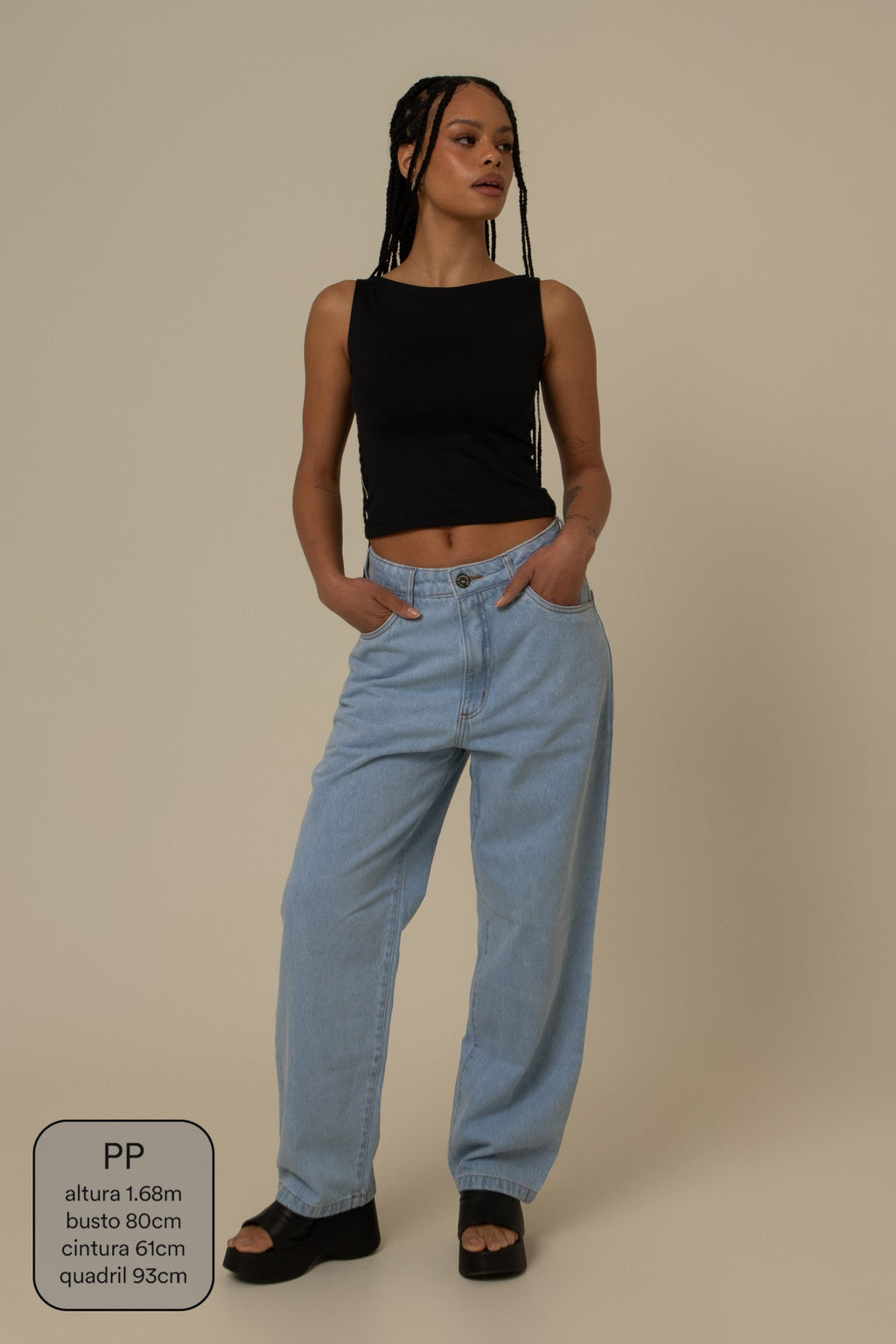 calça jeans ajustável mom clara