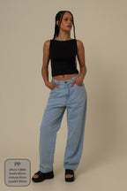 calça jeans ajustável mom clara