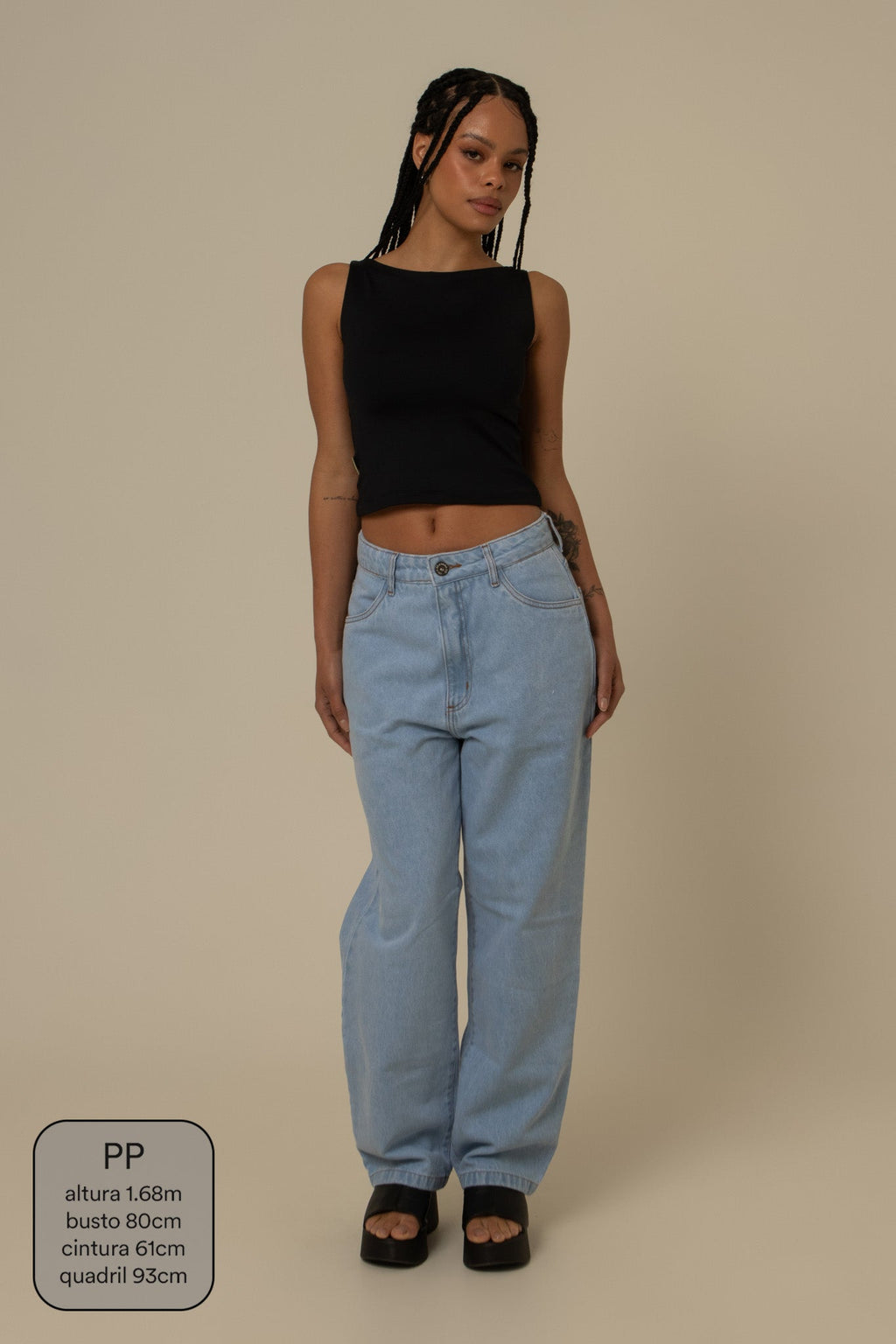 calça jeans ajustável mom clara