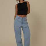 calça jeans ajustável mom clara