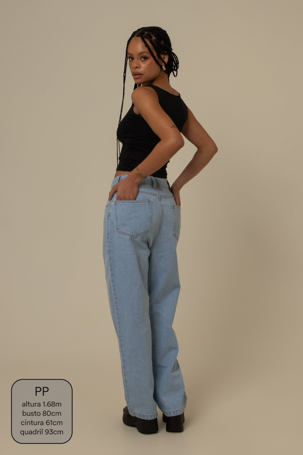 calça jeans ajustável mom clara