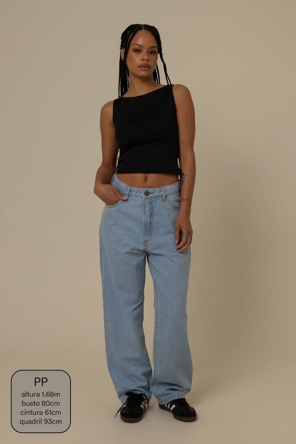 calça jeans ajustável mom clara