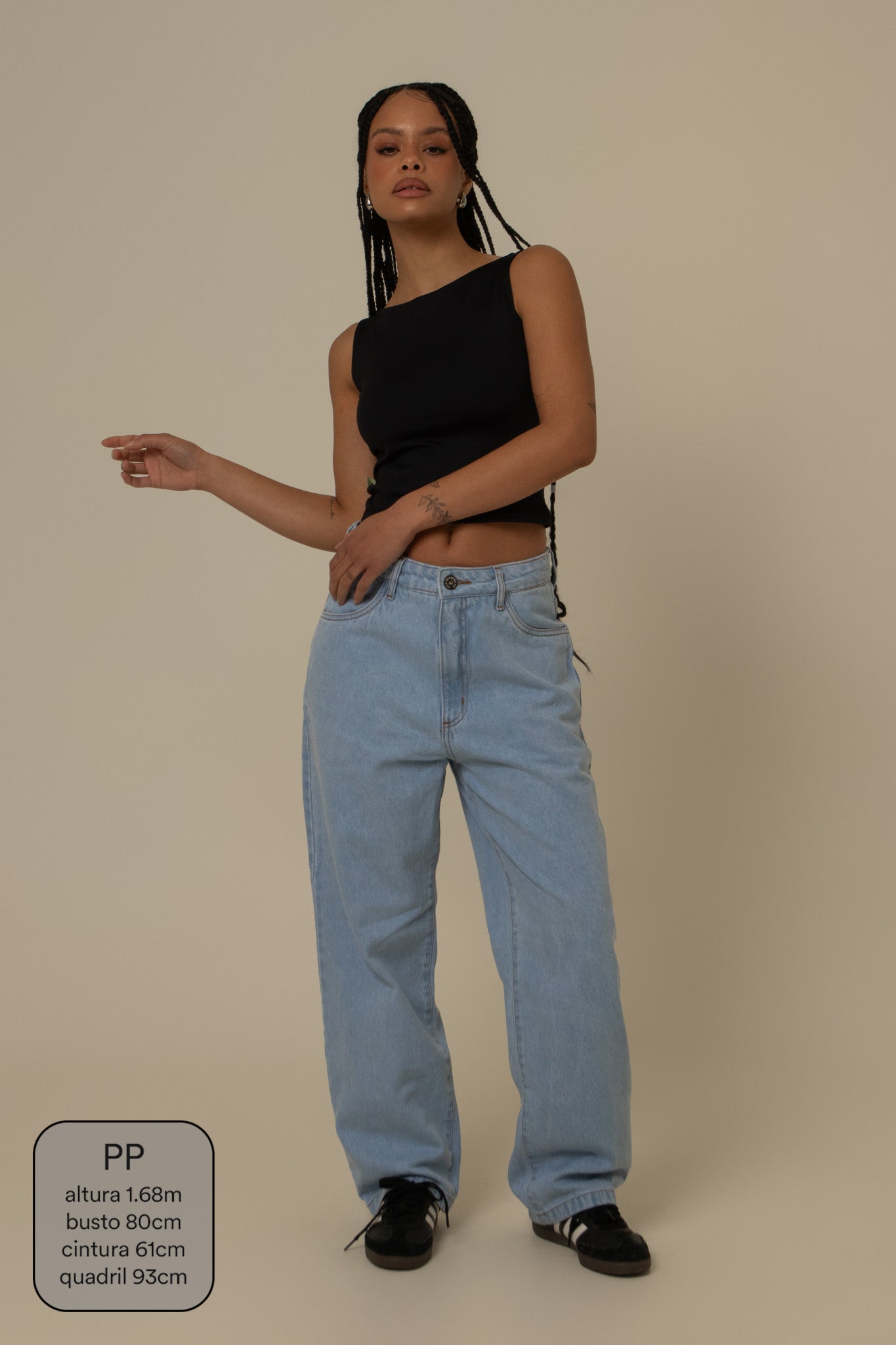 calça jeans ajustável mom clara