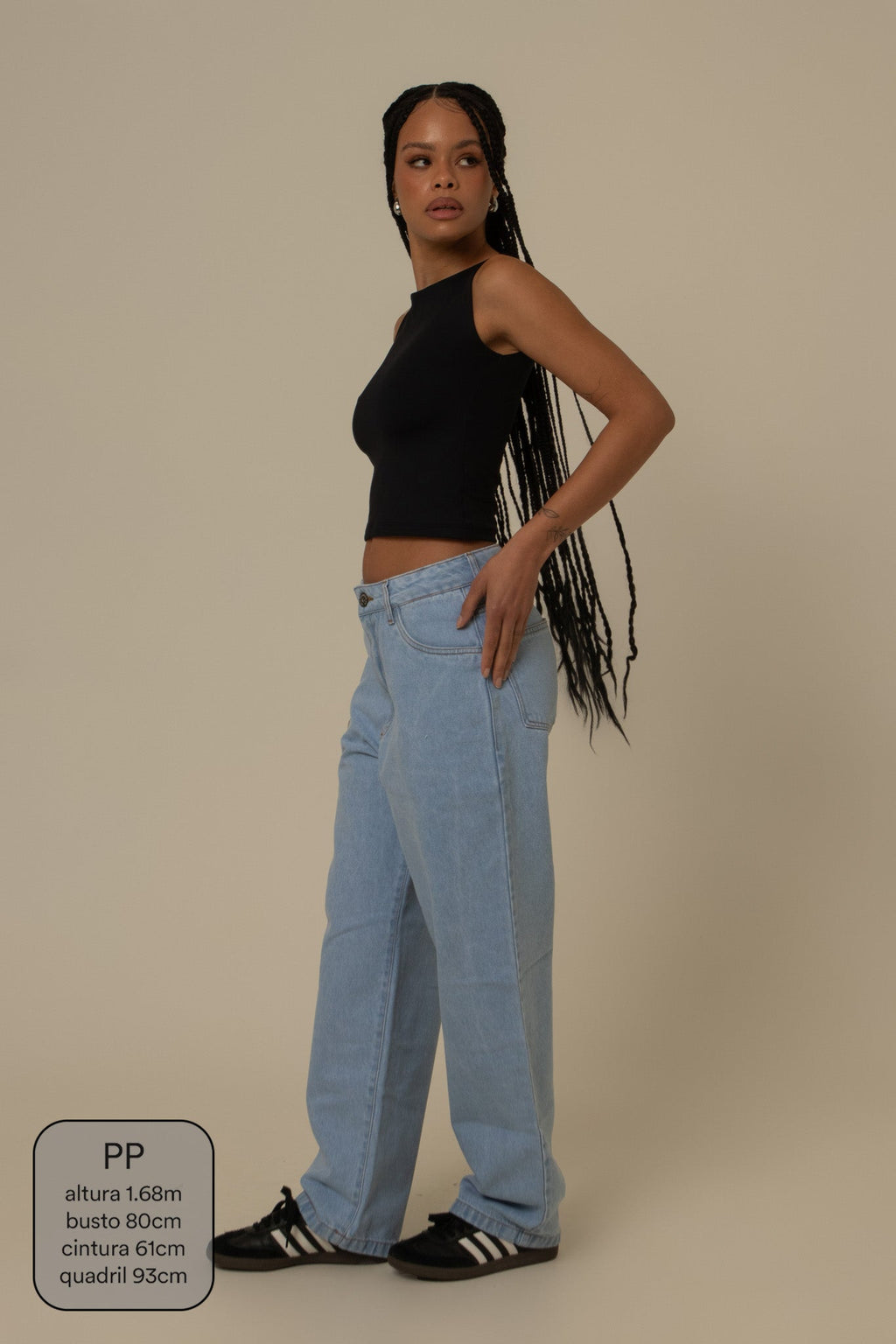 calça jeans ajustável mom clara