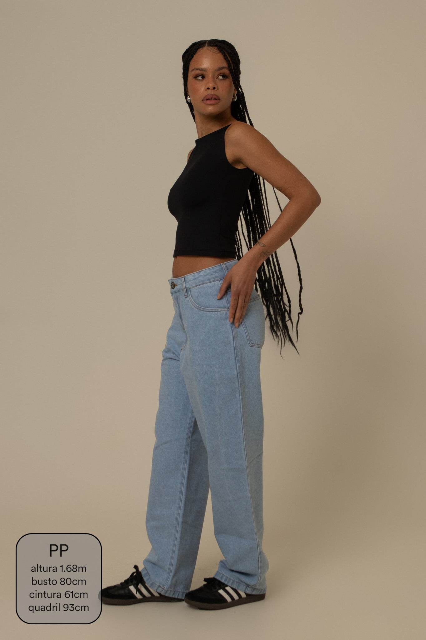 calça jeans ajustável mom clara