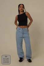 calça jeans ajustável mom clara