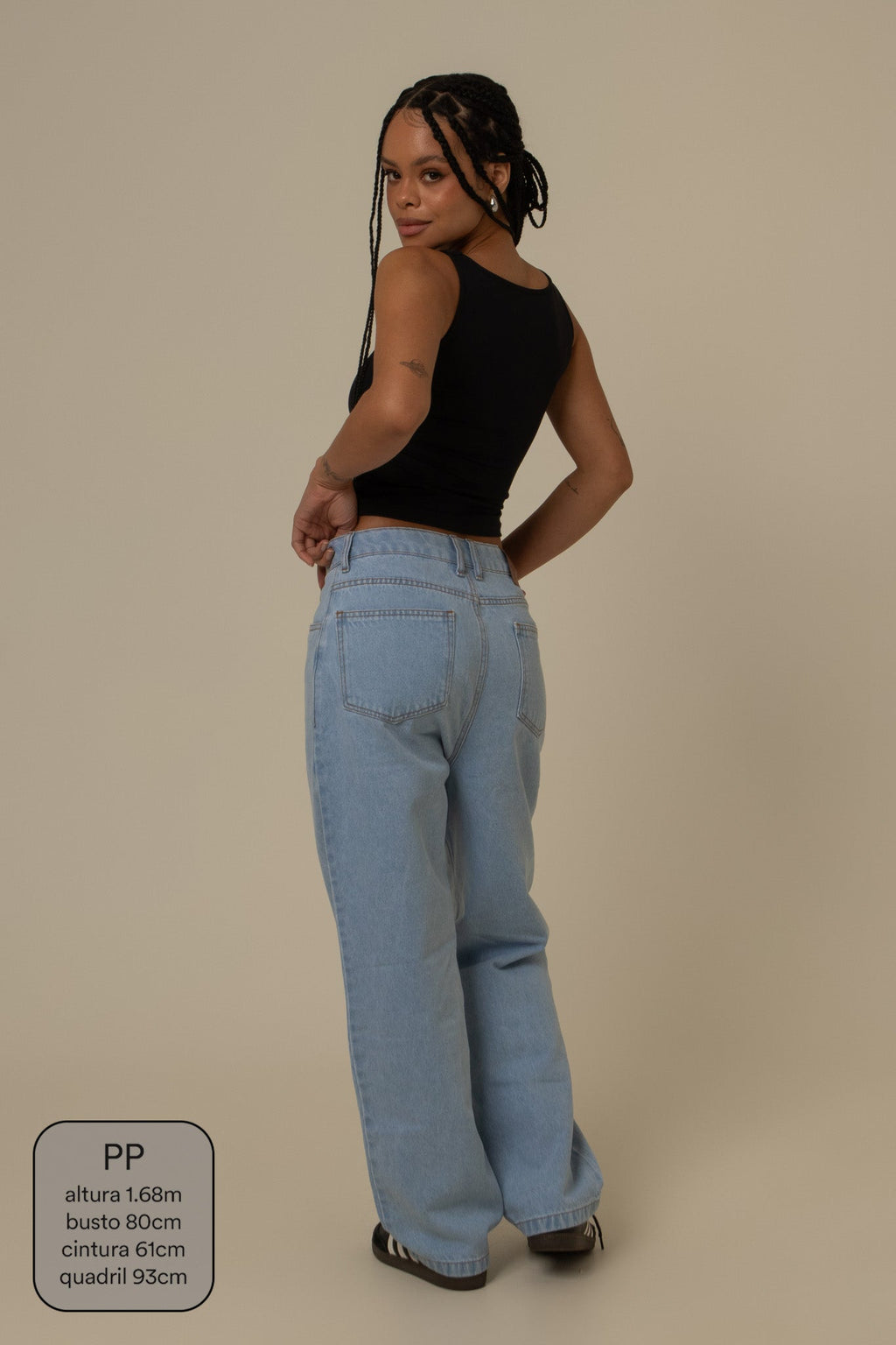 calça jeans ajustável mom clara