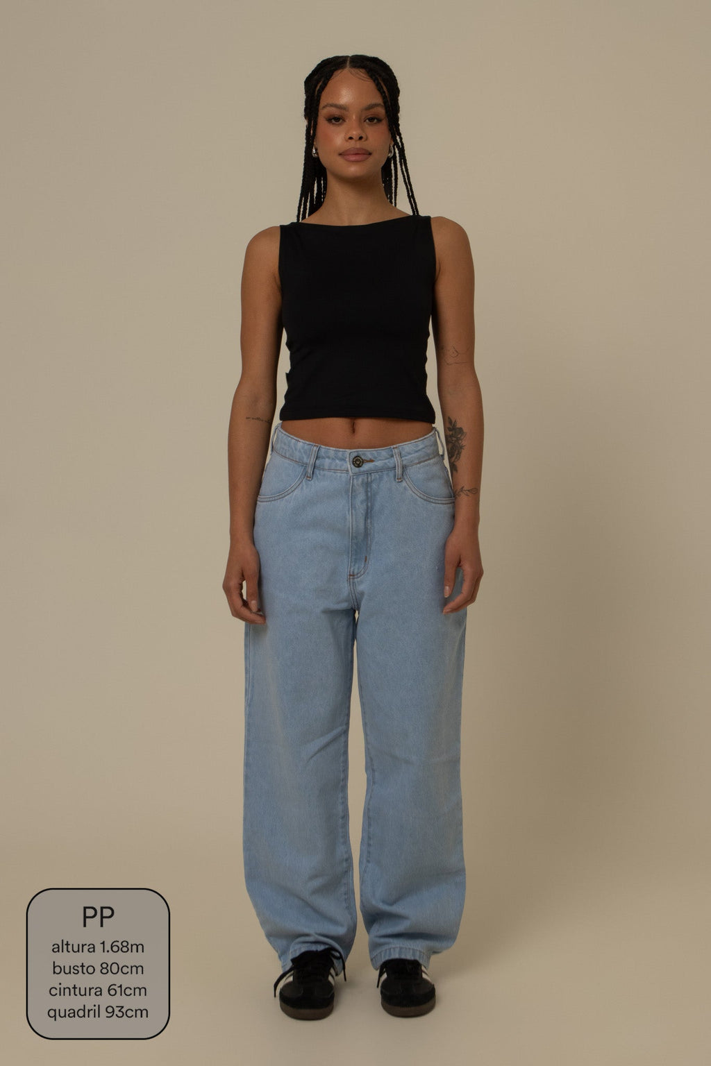 calça jeans ajustável mom clara