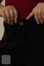 calça jeans ajustável mom midnight black