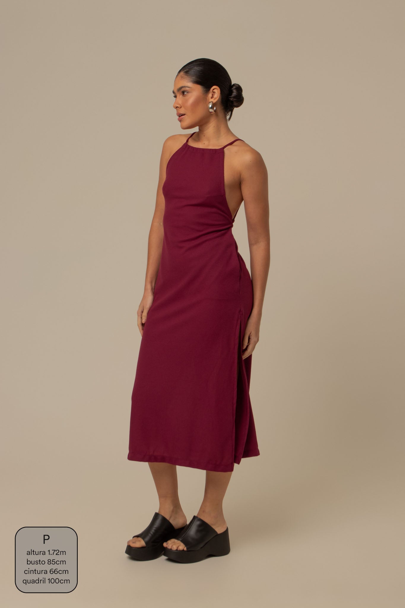 vestido comfy | vestido costas abertas com fenda lateral