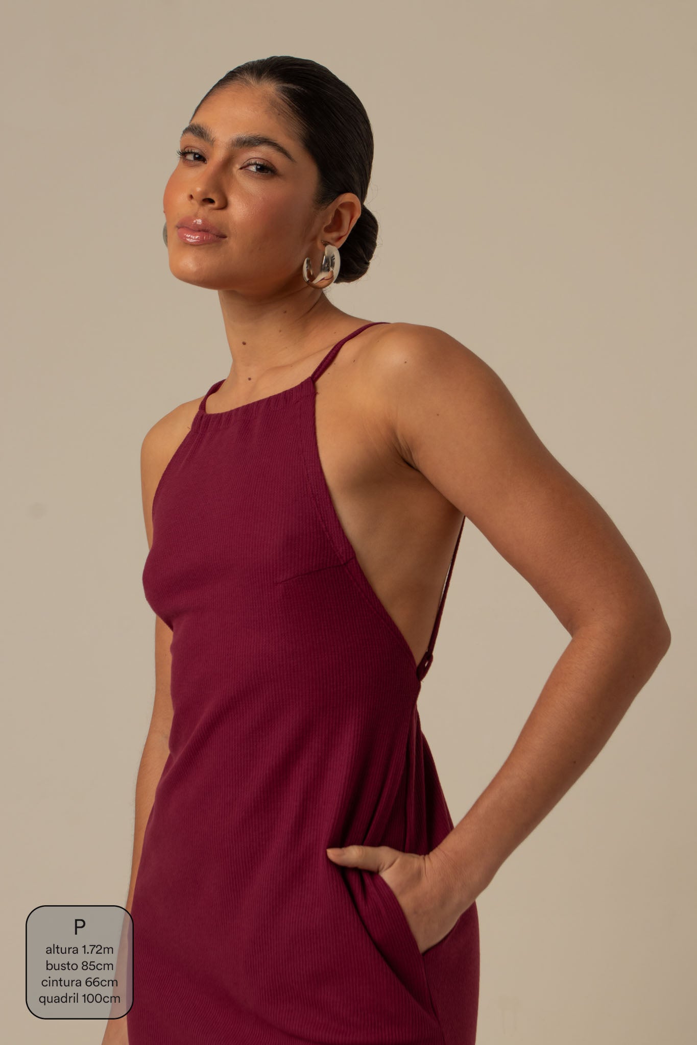 vestido comfy | vestido costas abertas com fenda lateral