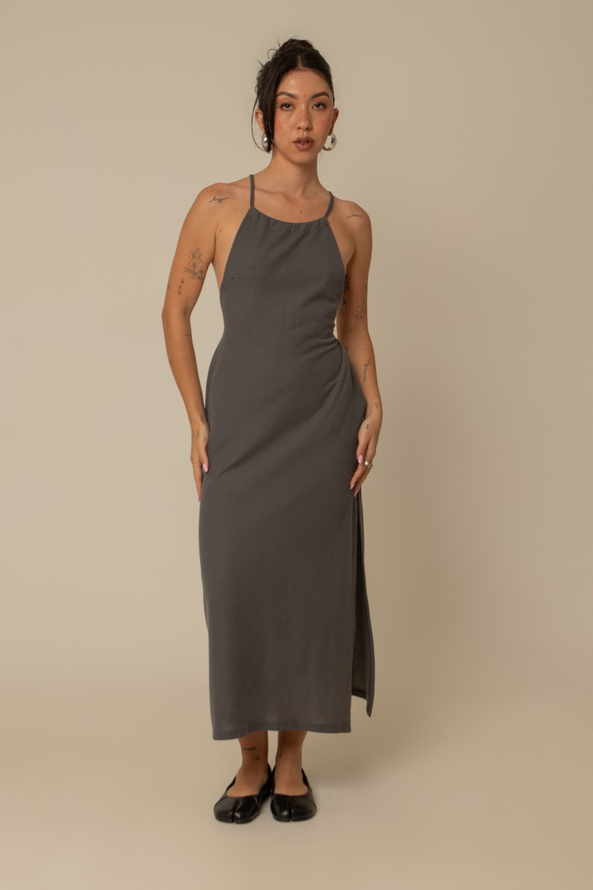 vestido comfy | vestido costas abertas com fenda lateral