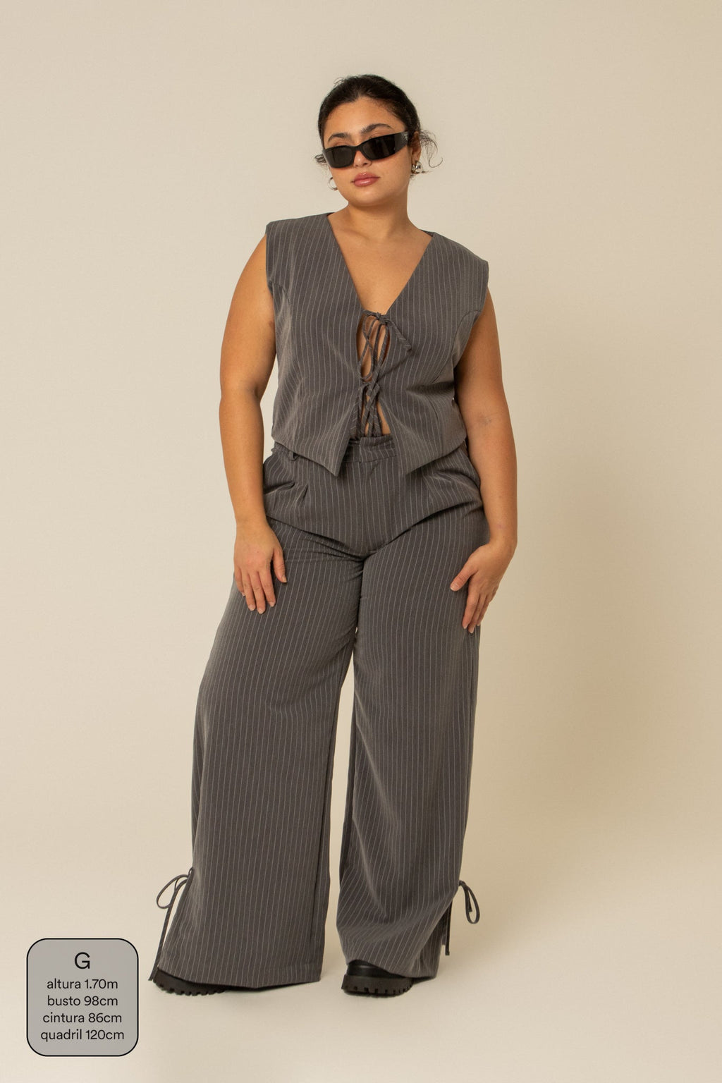 calça alfaiataria laço