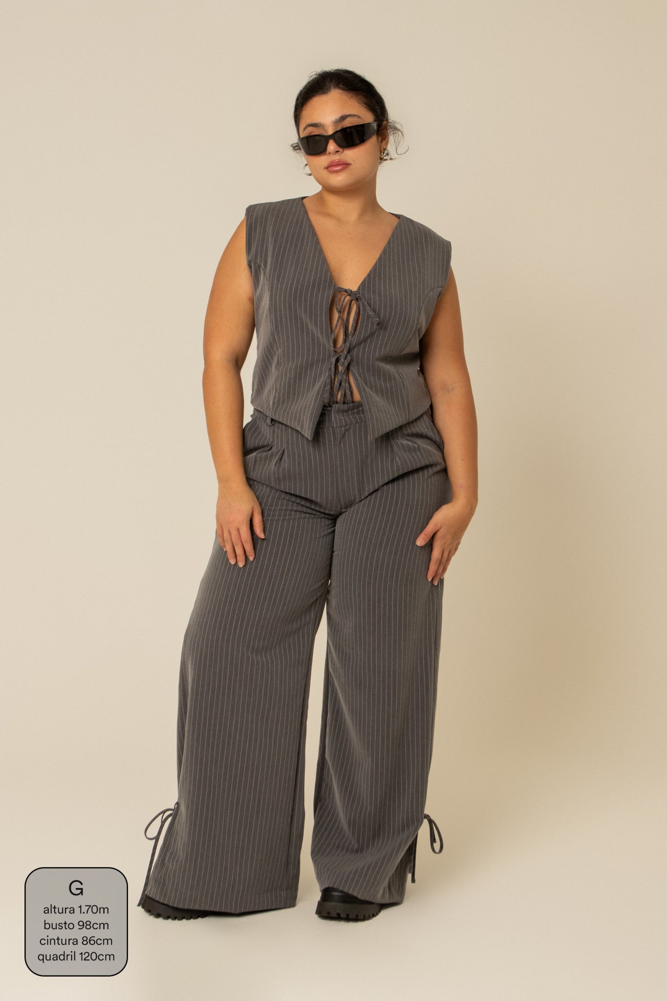 calça alfaiataria laço