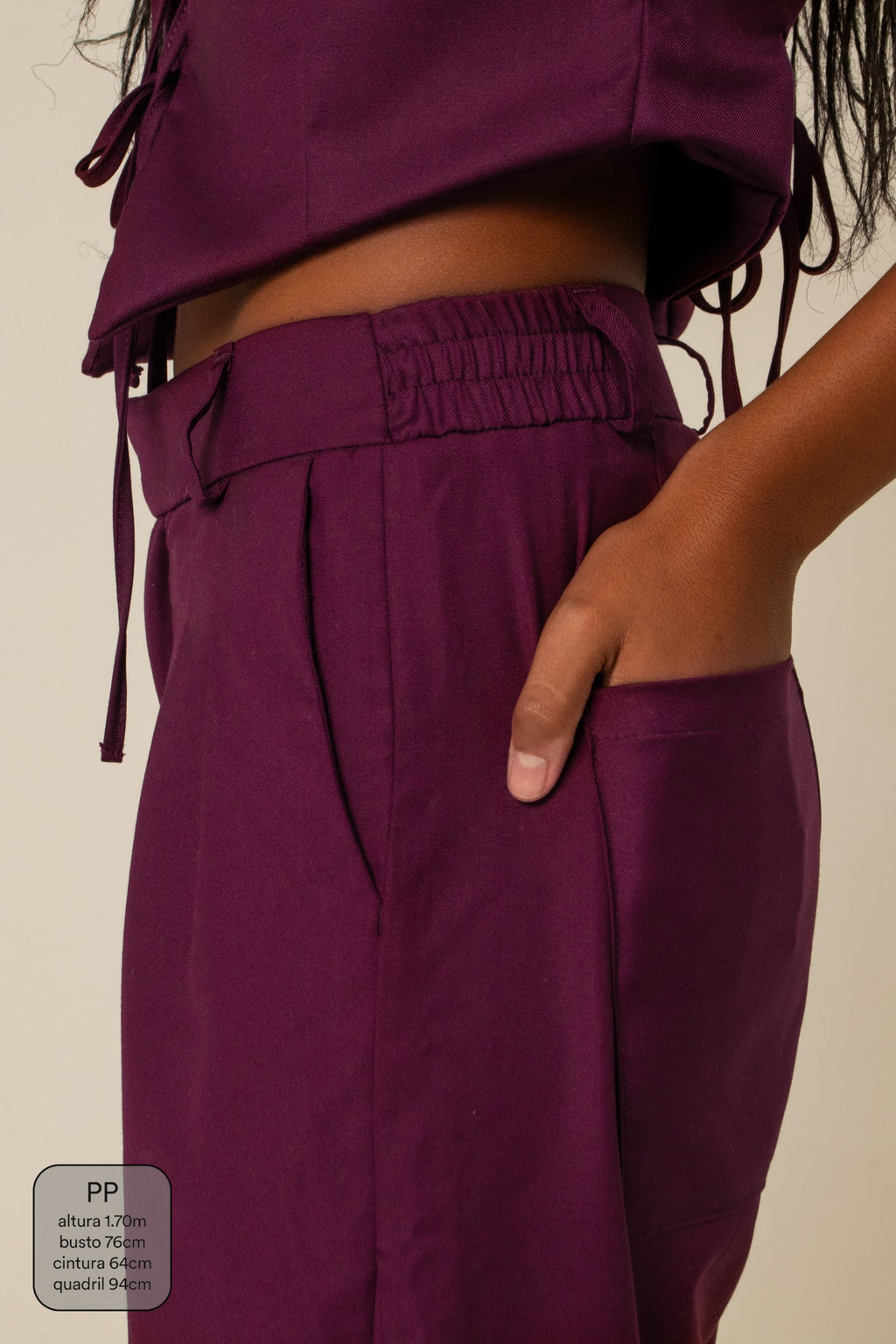 calça alfaiataria laço