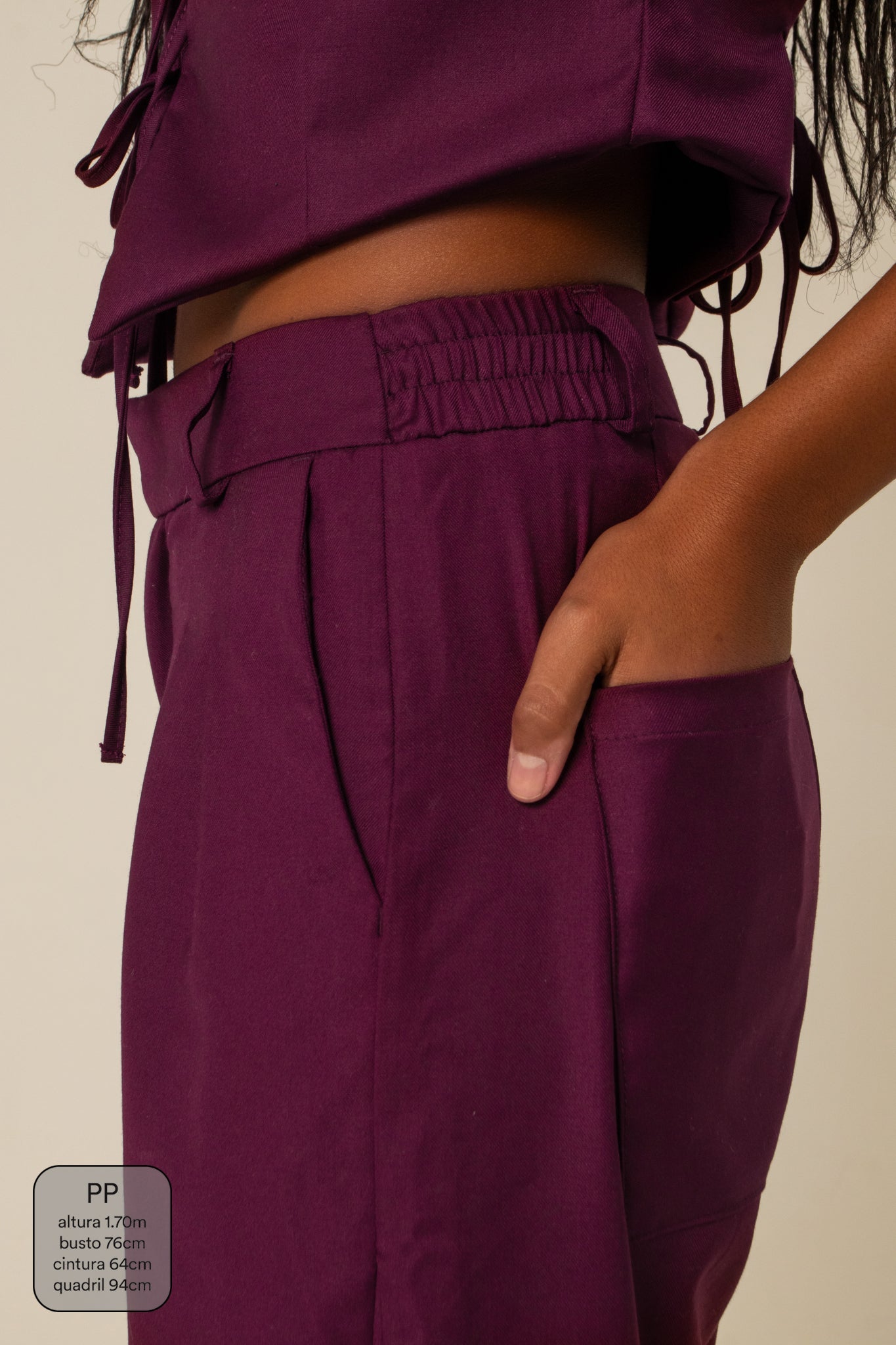 calça alfaiataria laço