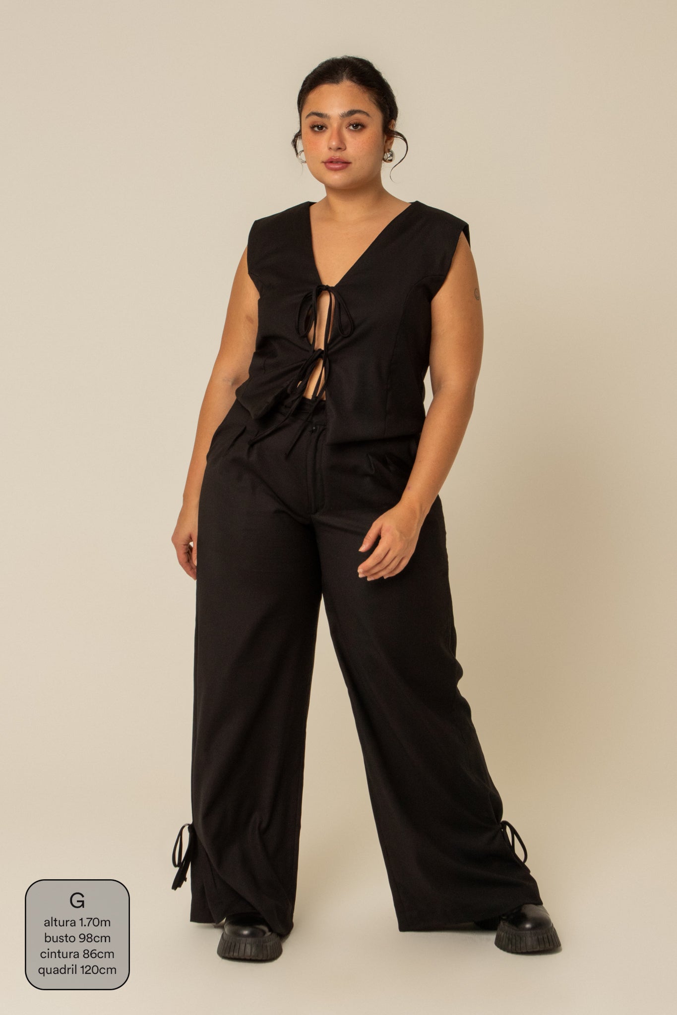 calça alfaiataria laço