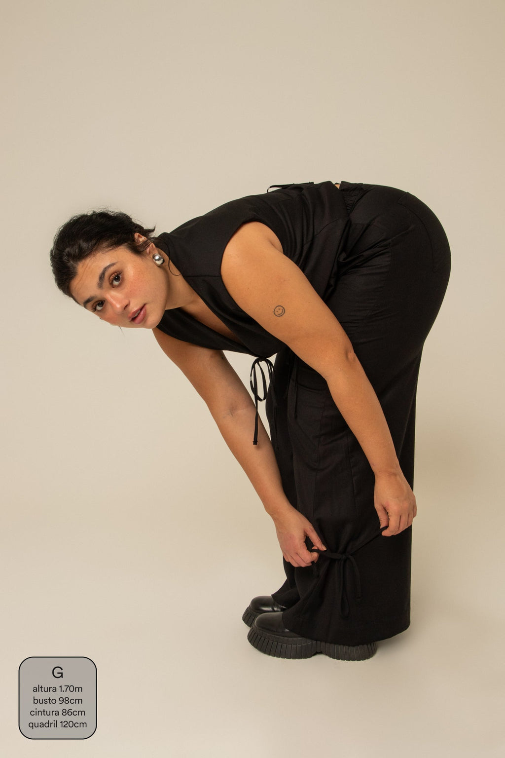 calça alfaiataria laço